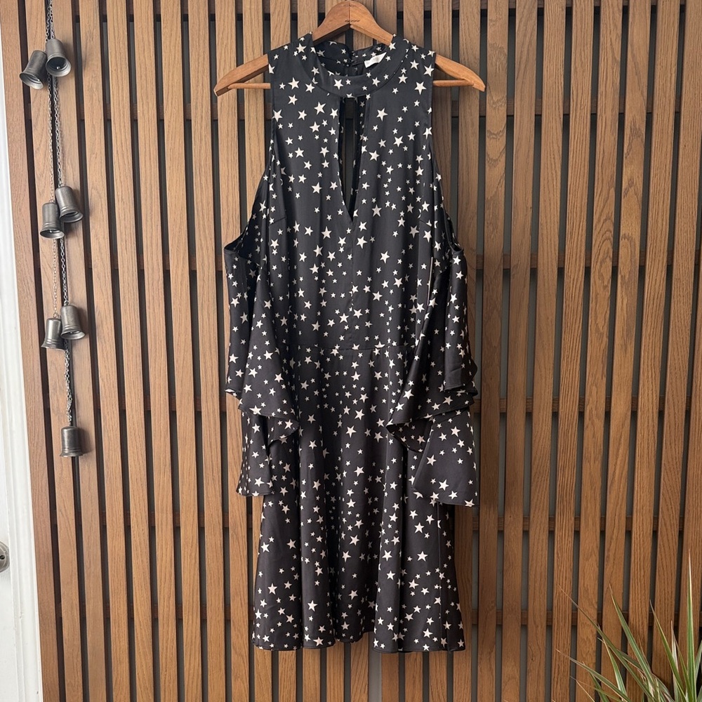 Boston proper brown Star Print Women's cold shoulder Dress 8